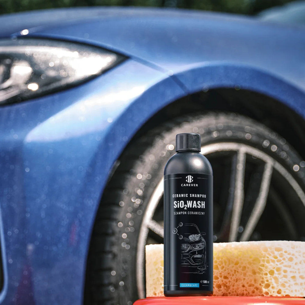 car cosmetics - car cleaning using CAREVER SiO2WASH ceramic car shampoo