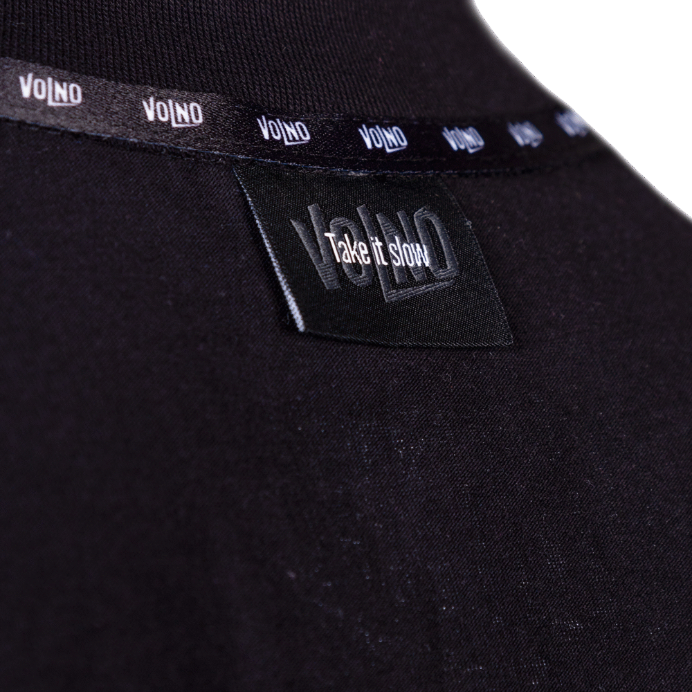 VOLNO HECTOR. Czarna koszulka oversize streetwear, szkielet z mechanicznym sercem w dłoniach - VOLNO