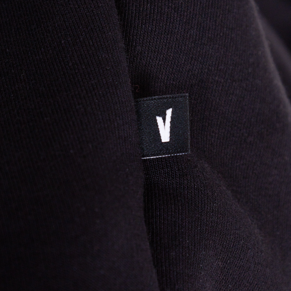 VOLNO HECTOR. Czarna koszulka oversize streetwear, szkielet z mechanicznym sercem w dłoniach - VOLNO