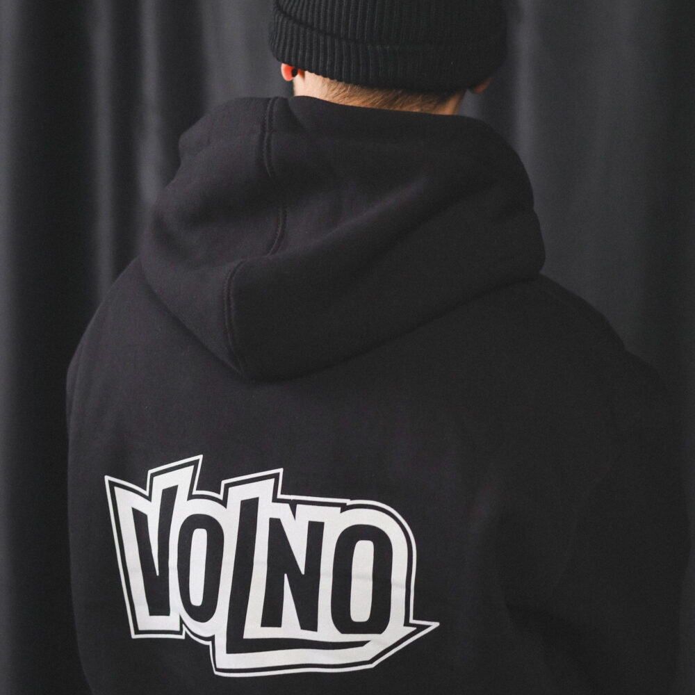 VOLNO ROBIN HOOD. Czarna bluza oversize. Streetwear w stylu pit lane. - VOLNO