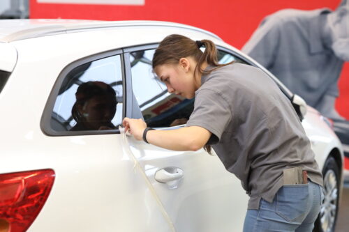 Jak sprawdzić kod lakieru? - NOVOL